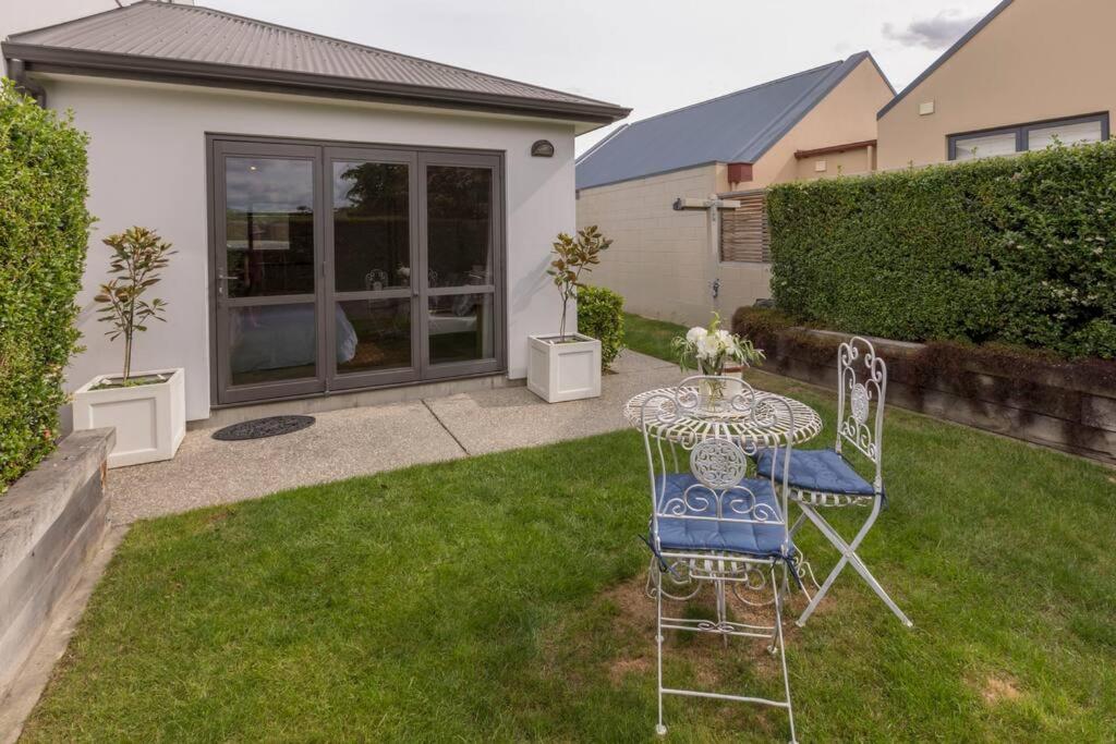 Private, Tasteful Studio Appartement Wanaka Buitenkant foto